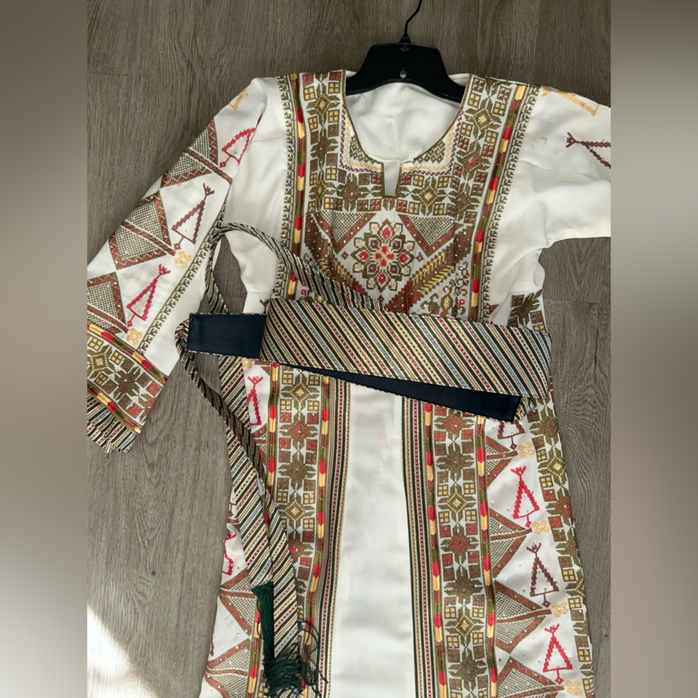 Palestinian Thobe